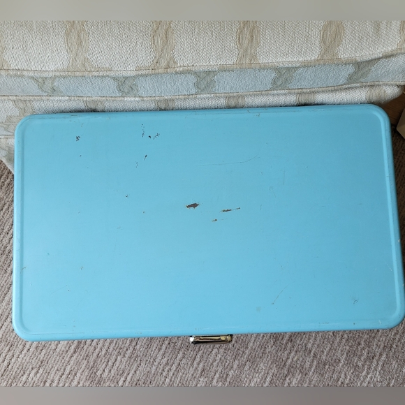 VINTAGE COLEMAN METAL COOLER RETRO BLUE WHITE INTERIOR MADE IN CANADA - Picture 3 of 15